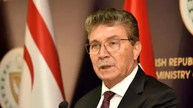 Üstel’den Hristodulidis’e sert tepki: “Kıbrıs’ın gerçeklerini değiştiremeyecekler”