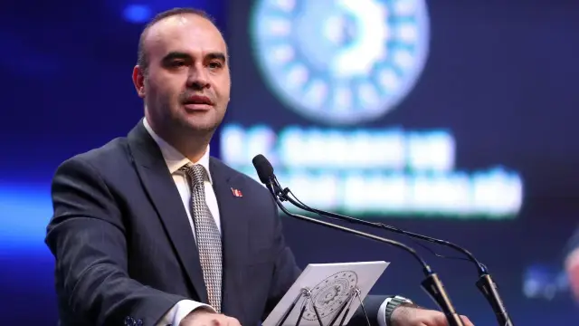 قاجر: سنرسل مركبتنا القمرية إلى الفضاء في الأشهر الأولى من 2027