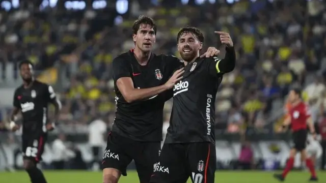 بشكتاش يستضيف مارسيليا في الدوري الأوروبي؛ تروسار غائب عن التشكيلة