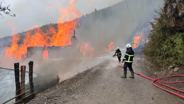 Village fire in Kastamonu İnebolu: Spread to 7 houses