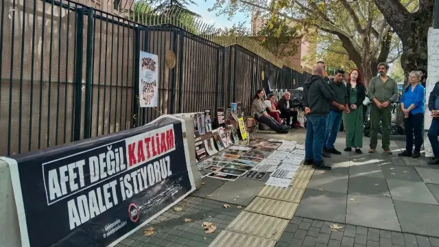 Earthquake victims' families extend Justice Ministry vigil to 9th day