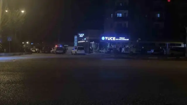 Molotov cocktail thrown at a business in Adana, investigation launched