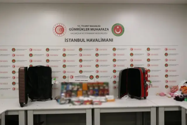 Bangkok’tan İstanbul’a geldiler: 20 kilodan fazla uyuşturucu çıktı - Resim : 1