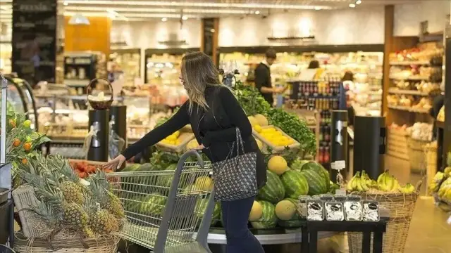 Consumer confidence index at 8-year peak in September