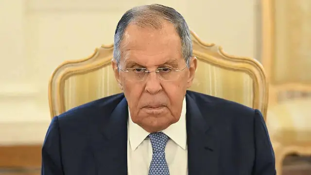 لافروف: يمكن نقل منظومات إس-400 إلى بلد آخر