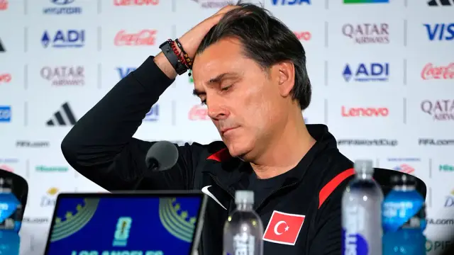 المنتخب التركي يعاني في خط الوسط قبل مباراة فرنسا