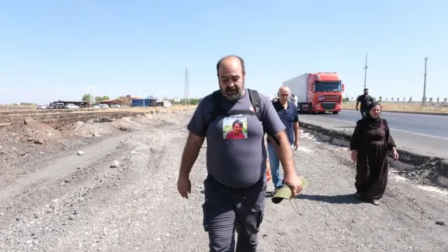 والد نارين غوران يبدأ مسيرة إلى أنقرة، والأسرة توجه نداءً إلى أردوغان
