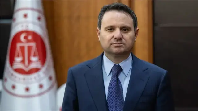 احتجاز 5 أشخاص في تحقيق التجسس الموجه ضد نظام EMIS التابع لماسك