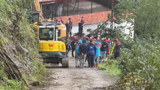 Trabzon’da heyelan! Bir kişi toprak altında kaldı