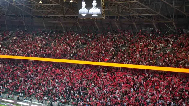 تكريم تولغا كاليندر وأبوبكر أوشار قبل مباراة فرنسا وتركيا