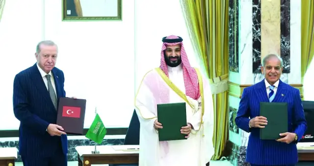 السعودية تستدعي قادة الجيش التركي والباكستاني لاجتماع طارئ