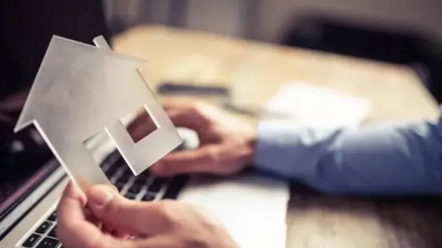الإعلان العقاري يرتبط تلقائيا بعقد التفويض
